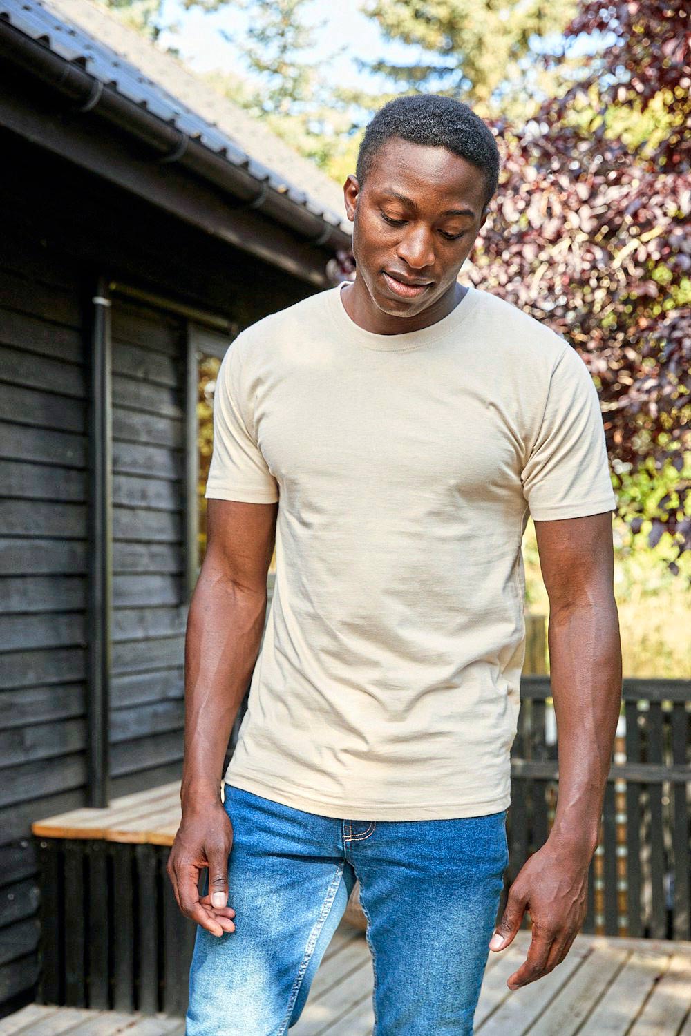 Neutral Men's Classic T-Shirt aus Bio-Baumwolle